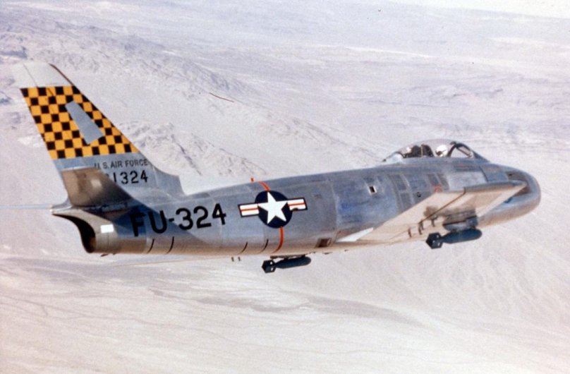 North American f-86 Sabre фото