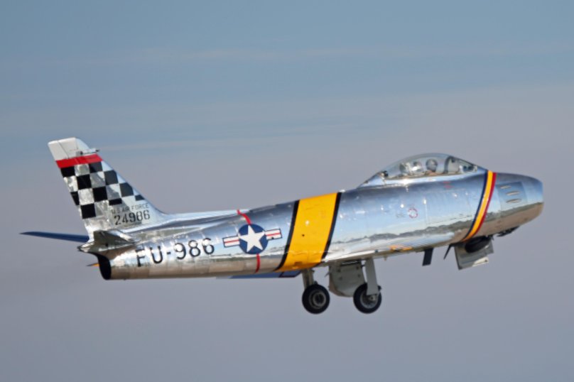 Самолет ф 86 Сейбр