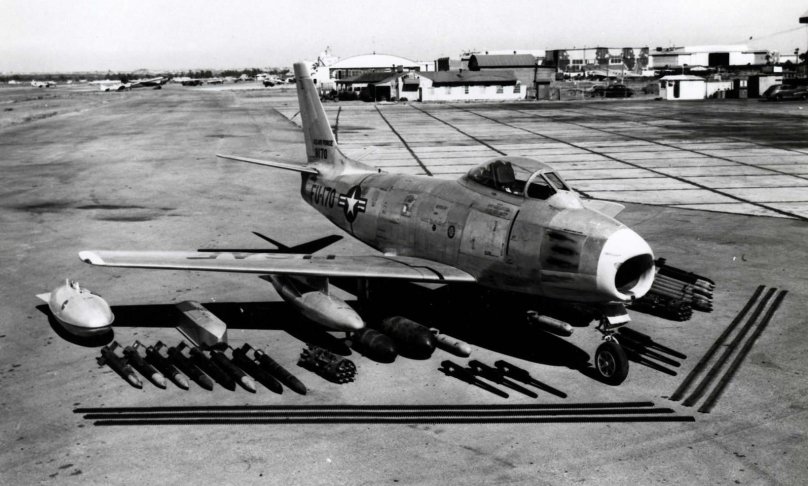 Сейбр самолет f-86