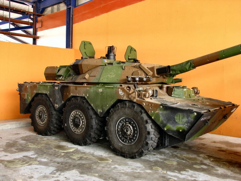 Колесный танк АМХ 10