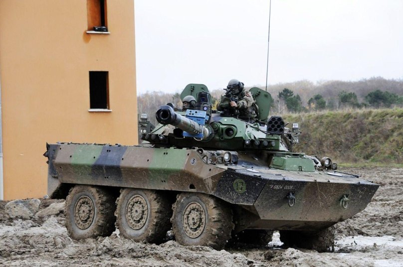 AMX-10rc французский