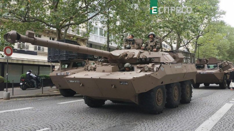 Французский колесный танк АМХ-10