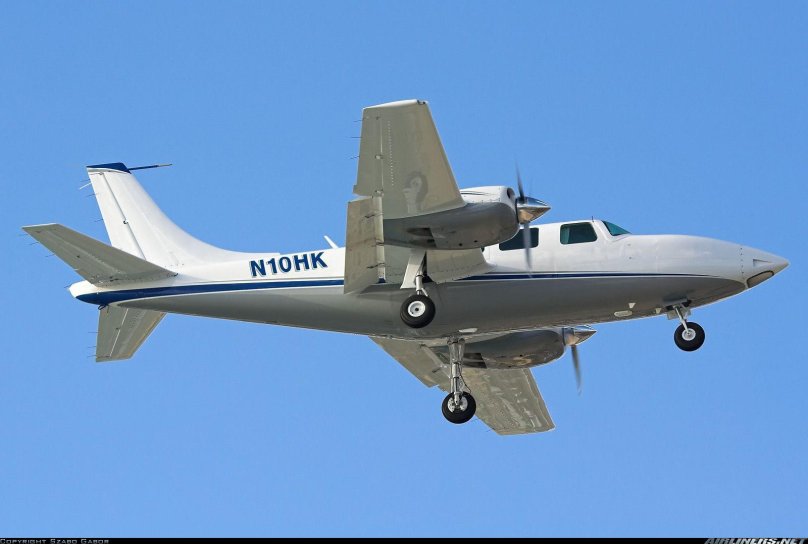 Самолет Piper Aerostar