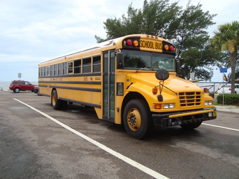 Школьный автобус