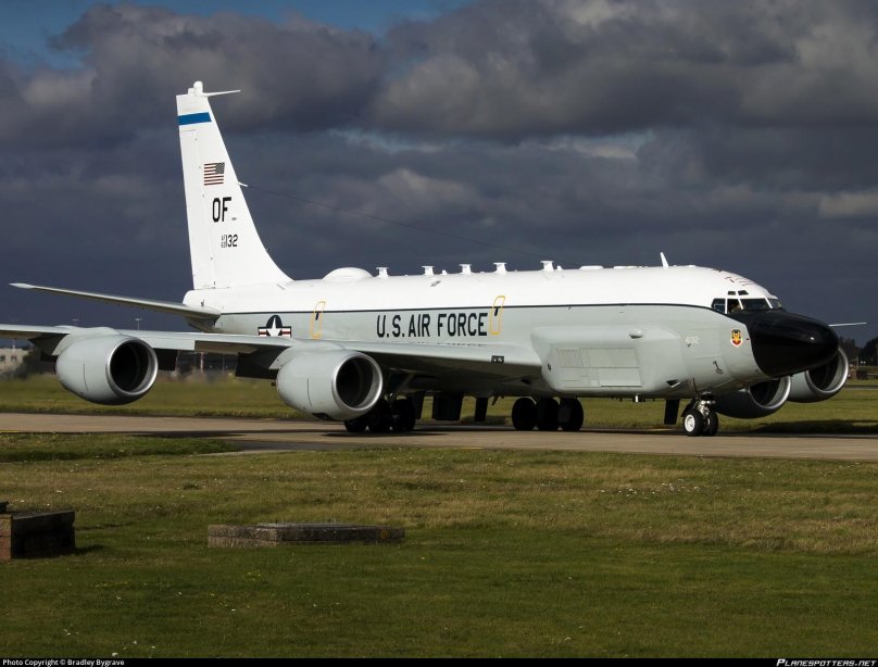 Самолет Boeing RC 135w Rivet Joint