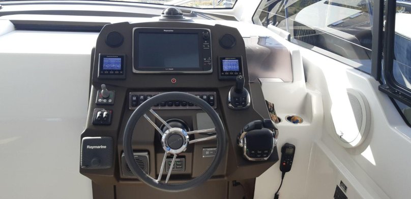 Azimut Atlantis 43 - 1920x1080