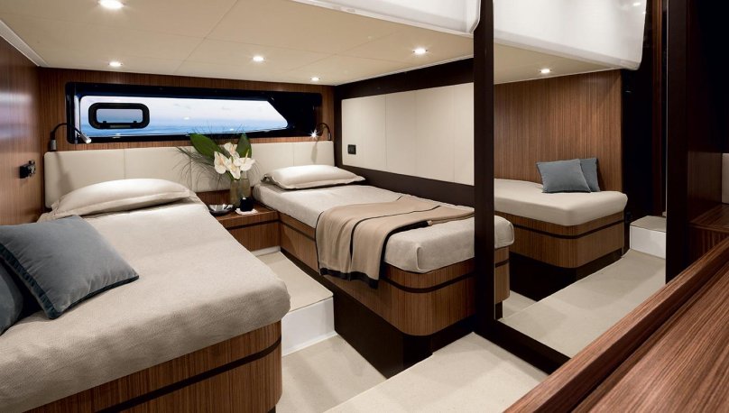 Яхта Азимут Магеллан 43