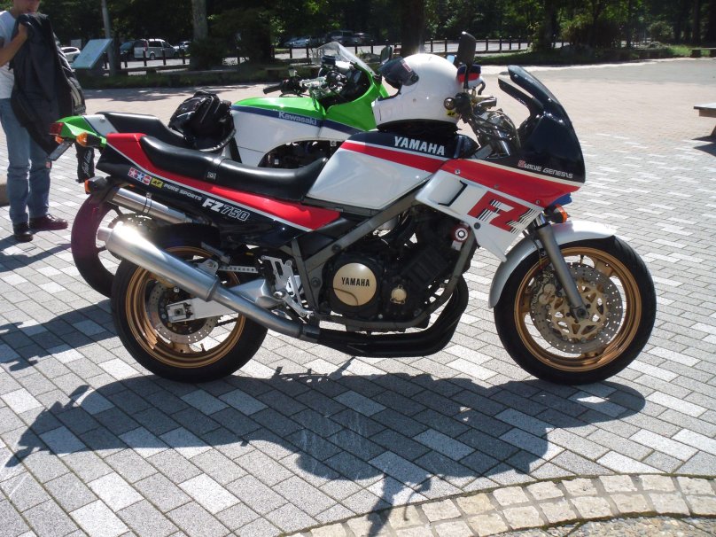 Кавасаки zf750