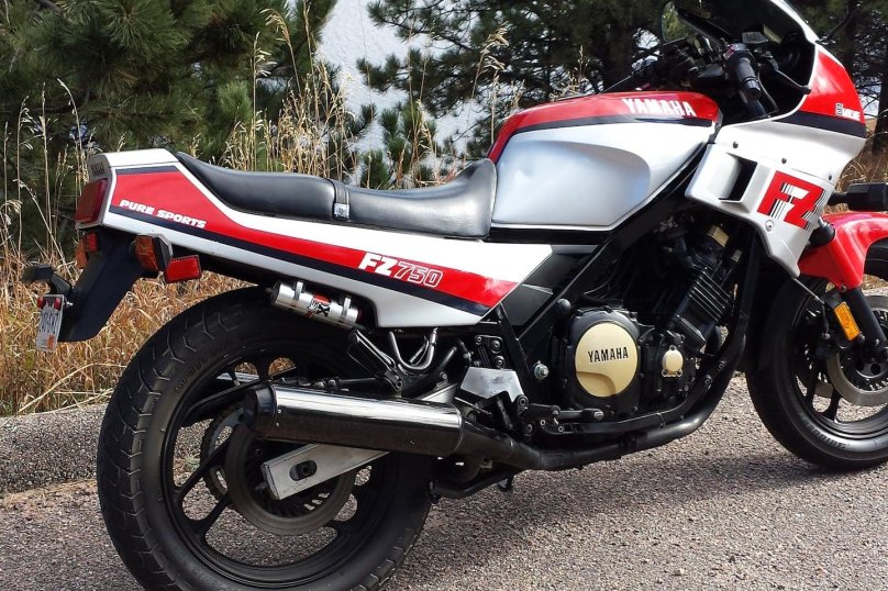 Yamaha FZR 750 Genesis