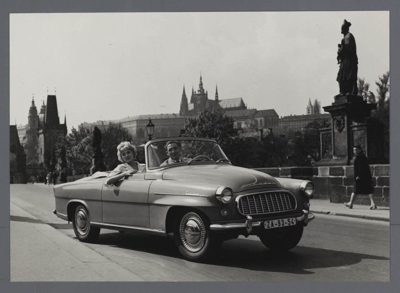 Автомобиль Карлову с фото