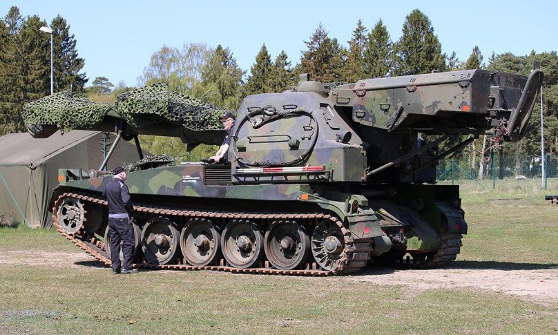 Шведская САУ Bandkanon-1a
