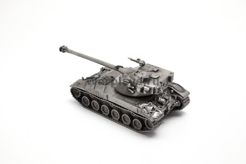 Маленькие фигурки танков