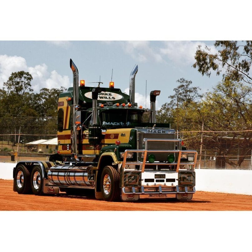 Австралийские тягачи Mack