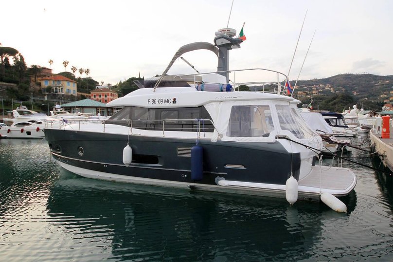 Яхты Азимут Магеллано 43