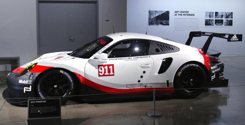 Порше 911 RSR