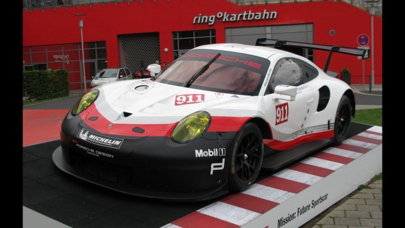 Porsche 911 RSR