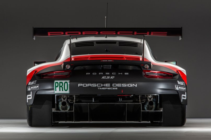 Порше 911 RSR