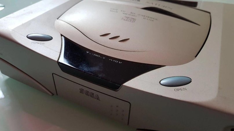 Sega Saturn белая