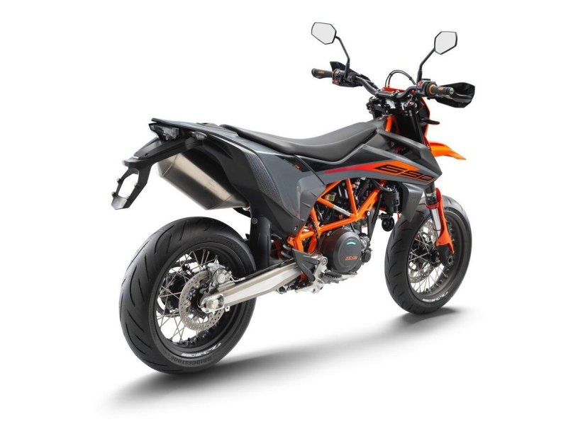 КТМ 690 Supermoto