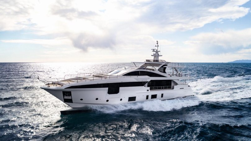 Яхта Азимут Гранде 35