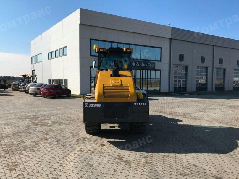 Виброкаток XCMG xs183