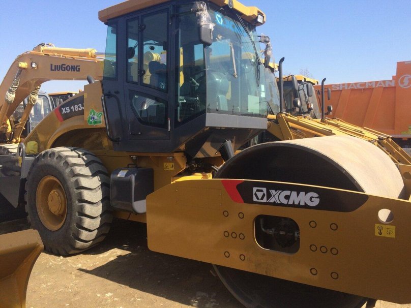 Дорожный каток XCMG xs183
