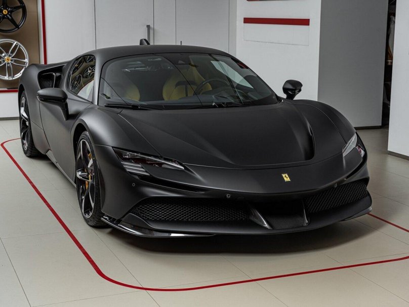 Черная Феррари СФ 90 тюнинг