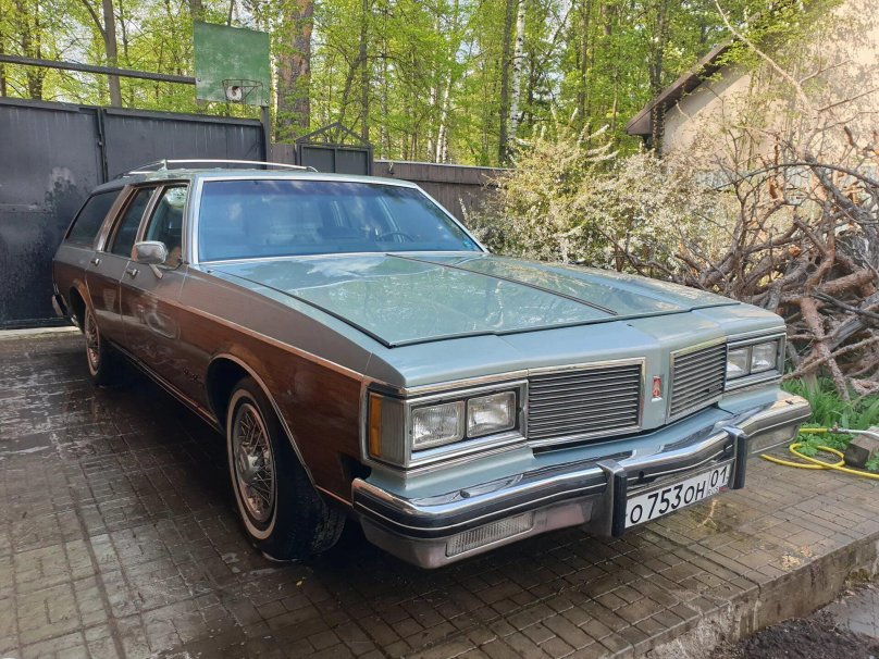 1977 Oldsmobile Custom Cruiser