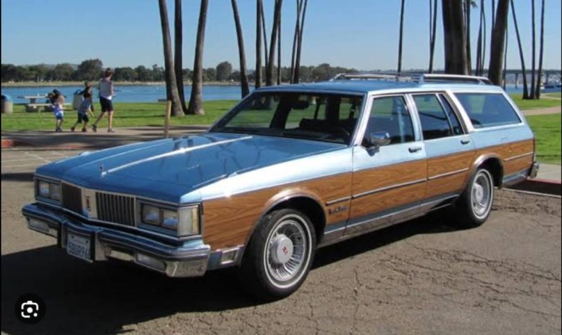 Олдсмобиль Custom Cruiser