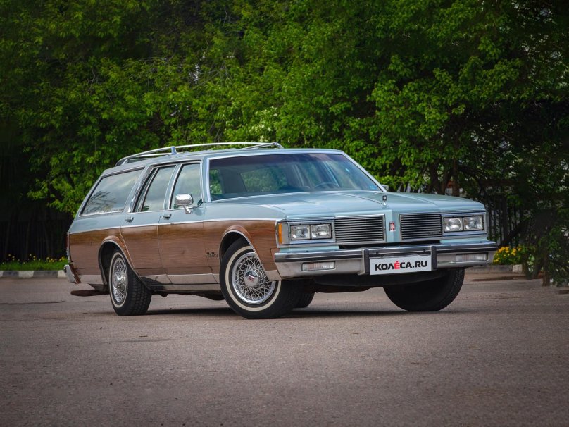 Oldsmobile Custom Cruiser 1983