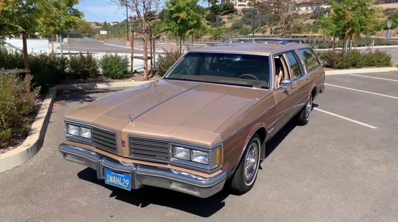 Олдсмобиль кастом круизер 1985