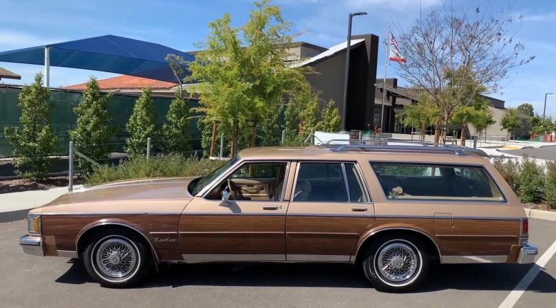 Олдсмобиль Custom Cruiser