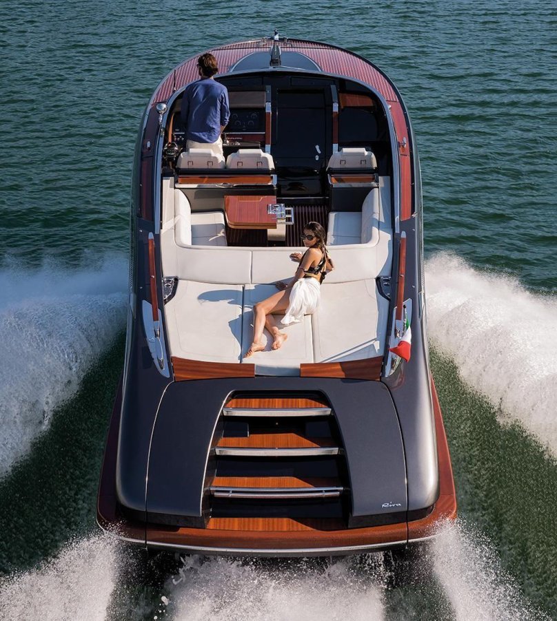 Катер Riva Rivamare