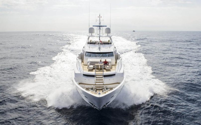 Яхта Sunseeker 120