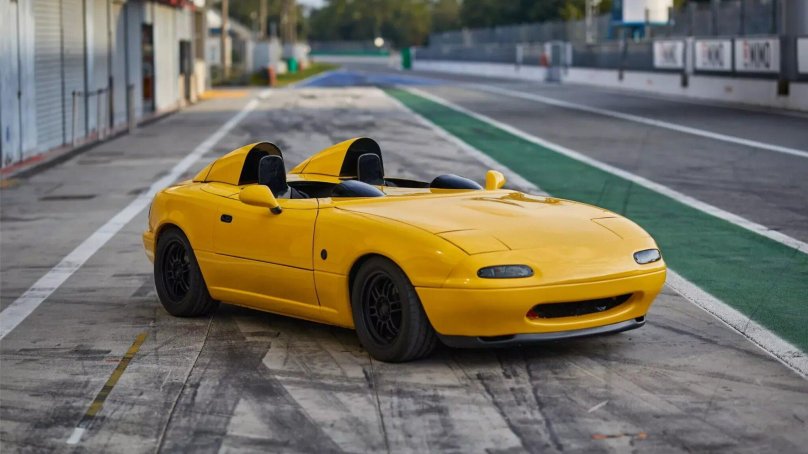 Mazda MX 5 1 поколение