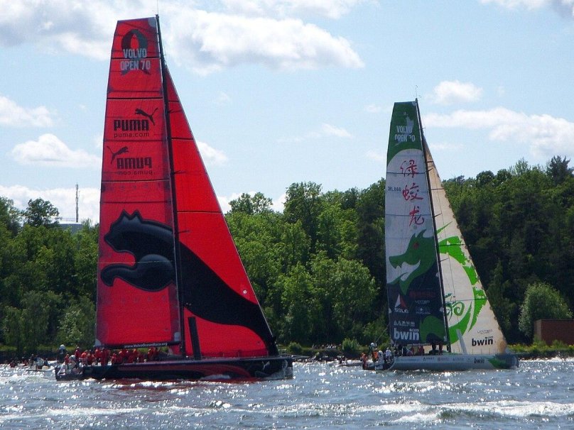 Гоночная яхта