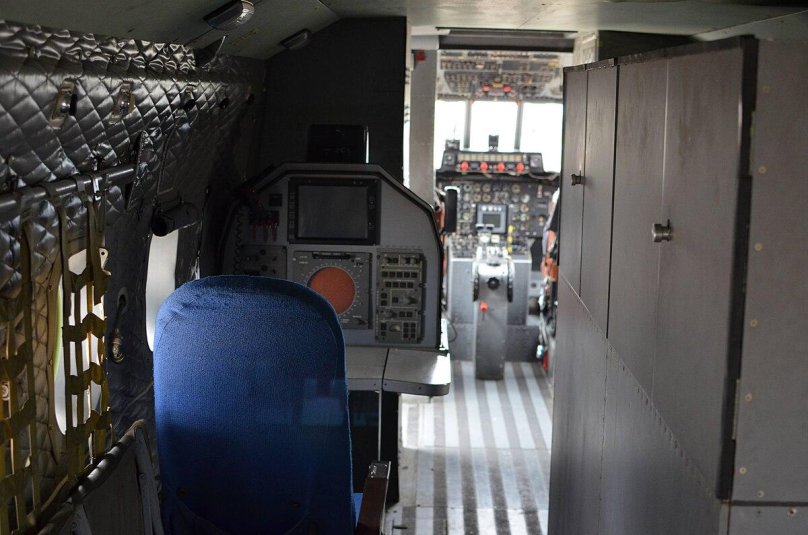 Casa 212-200 AEW aviacar грузовая кабина