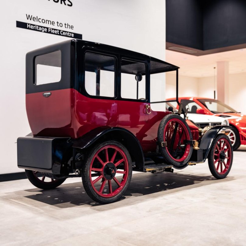 Мицубиси первая машина