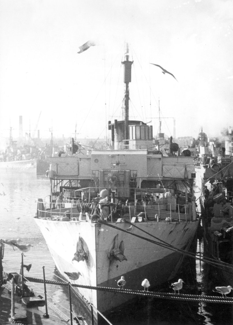 Военный корабль 1940