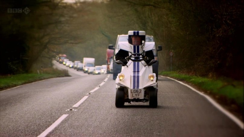 Джереми Кларксон маленькая машина