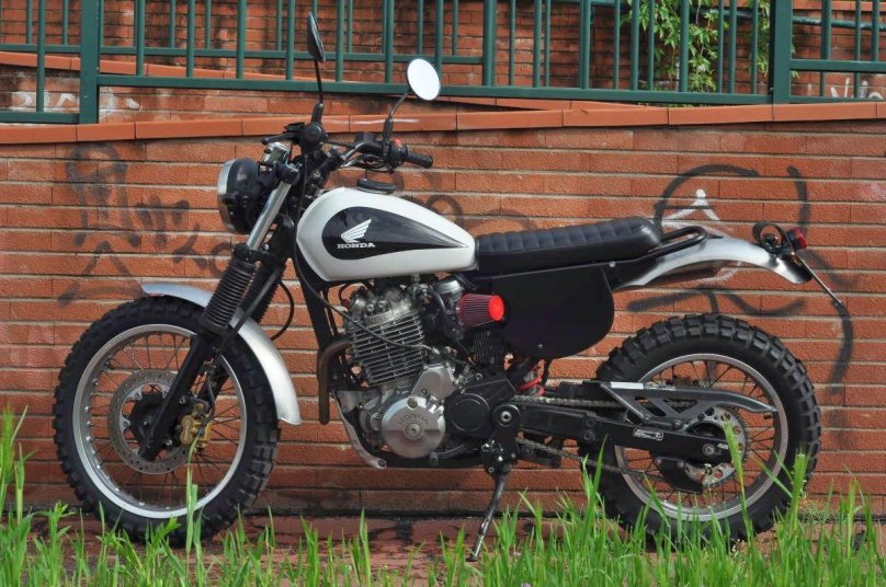 Honda Dominator 650 Scrambler