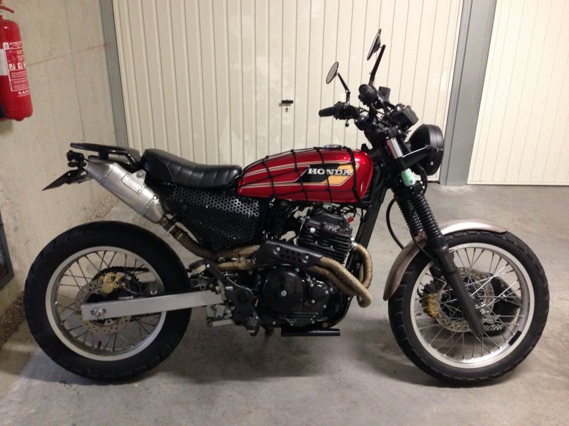 Honda SLR 650 Custom