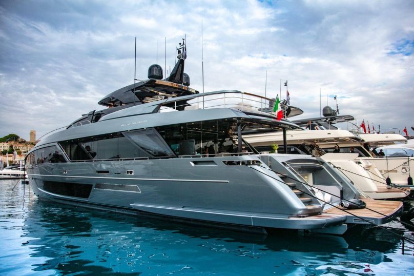 Яхта Рива 110 Дольче Вита
