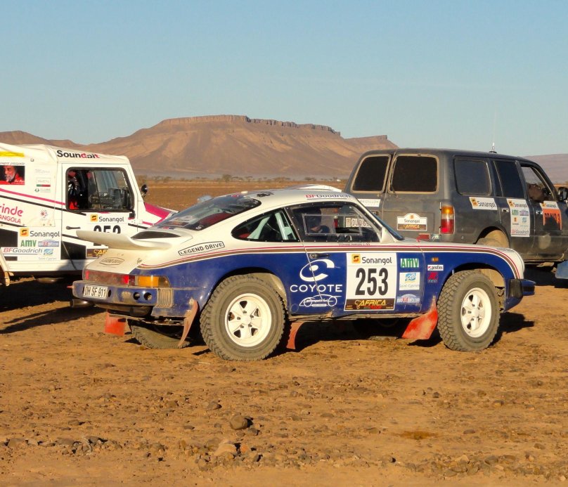 Porsche 911 Rally Dakar