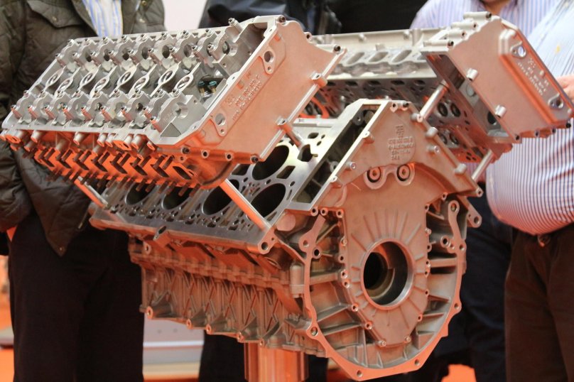 W16 мотор Bugatti