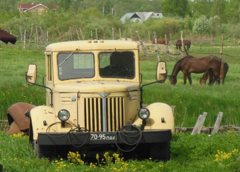 Грузовик МАЗ 200