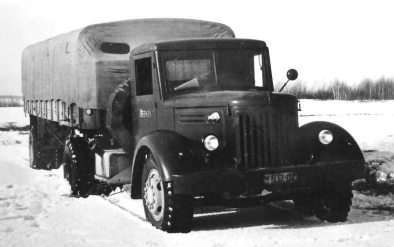 МАЗ-200в с полуприцепом МАЗ-5215