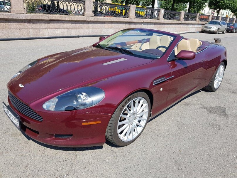 Aston Martin db9 2005