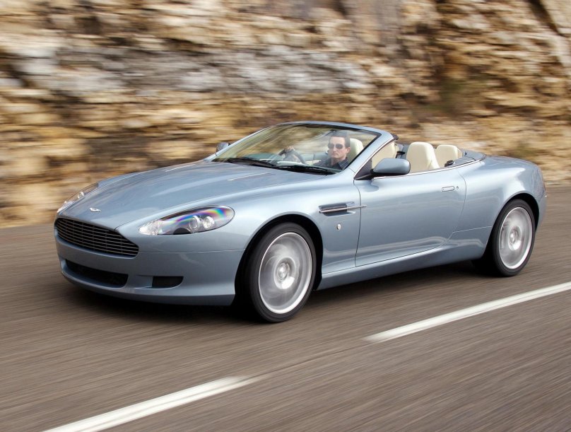 Aston Martin db9 2004