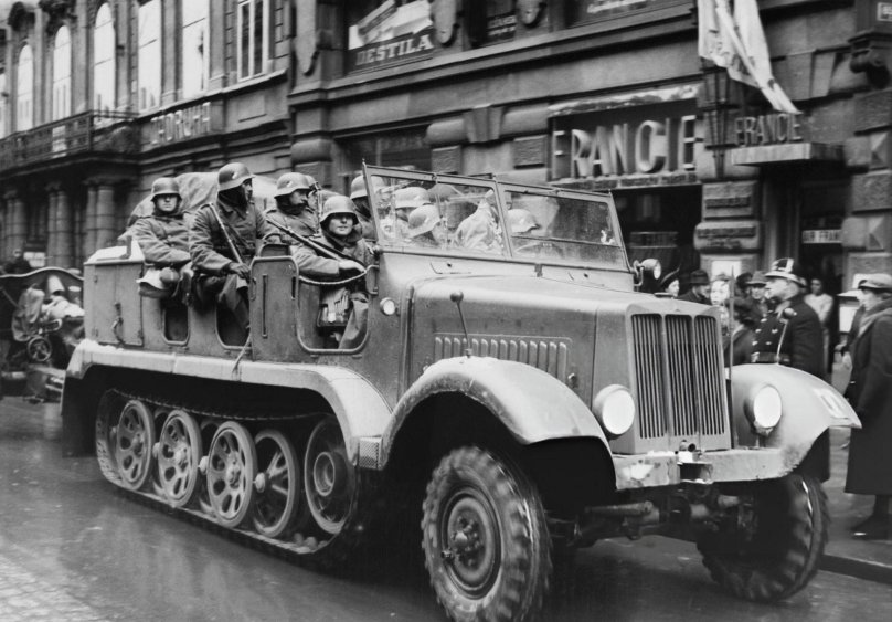 Полугусеничный SD KFZ 6,